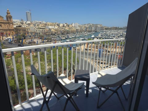Balcony/Terrace, City view, Landmark view, Sea view