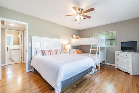 Cozy Clearwater Pool Home Near Beaches! House in Florida