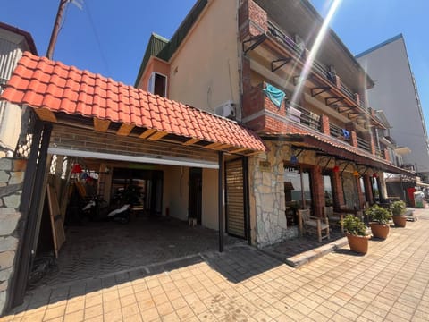 Property building, Day, Neighbourhood, Street view
