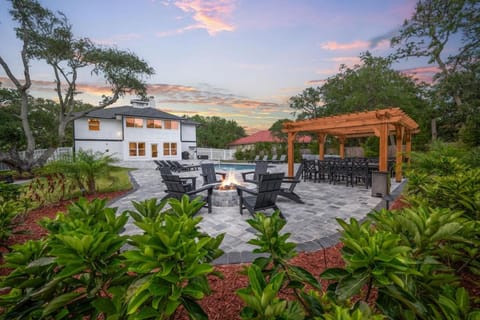 Patio, Natural landscape, Seating area, Dining area, Sunset