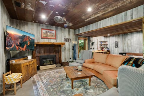 Hideaway Cabin at Buckeye Creek Cabin in Beech Mountain