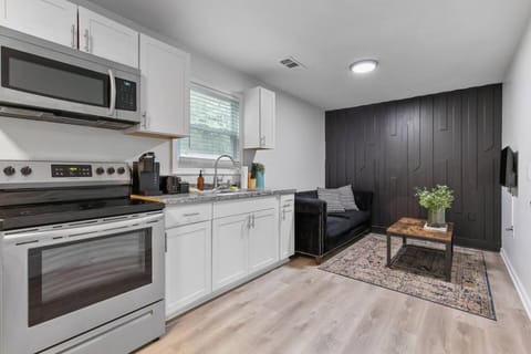 2BR Duplex Peaceful Stay 25 Mins to Atlanta Apartment in Austell