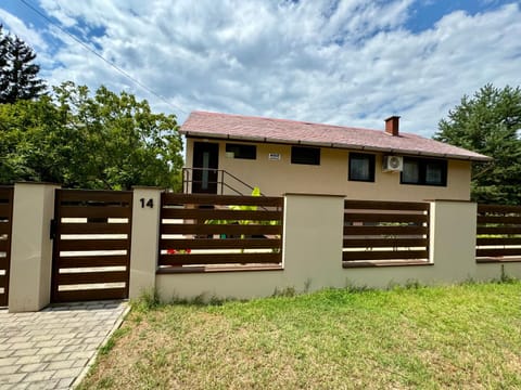 Property building, Day, Garden