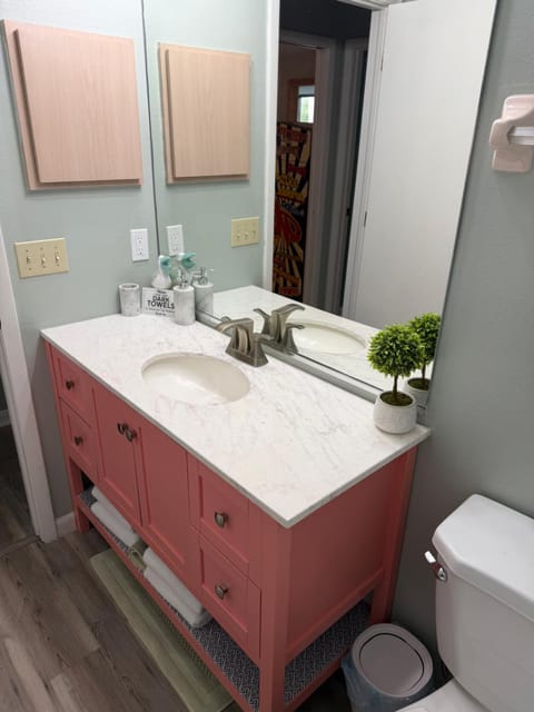 The Teal Cottage House in Crystal River