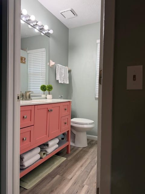 The Teal Cottage House in Crystal River