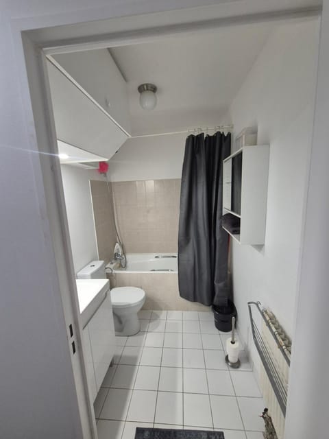 Studio a Suresnes Apartment in Puteaux