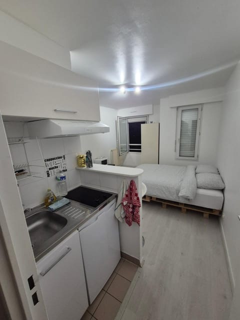 Studio a Suresnes Apartment in Puteaux