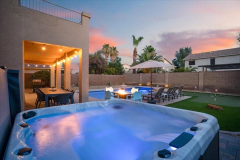 Putt Putt Hot Tub Game Room Pool Cornhole House in Gilbert