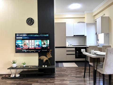 TV and multimedia, Kitchen or kitchenette, Living room, Dining area, Evening entertainment