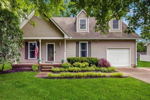 Rustic Retreat House in Franklin