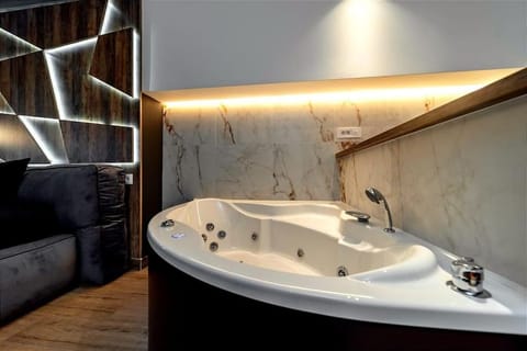 Hot Tub, Bathroom, Bath