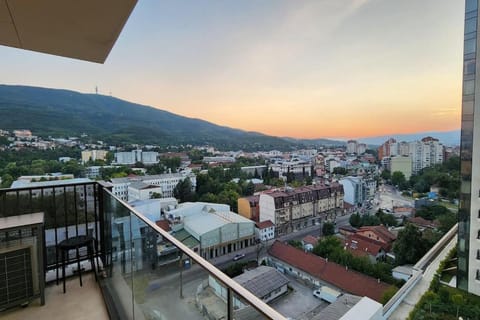 View (from property/room), Balcony/Terrace, City view, Mountain view, Sunset
