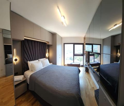 Bed, TV and multimedia, Photo of the whole room, Evening entertainment, Bedroom