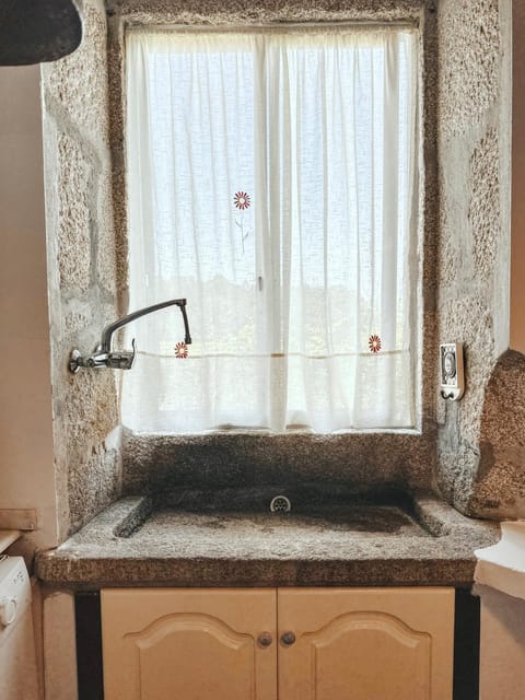 Casa do Mestre House in O Salnés