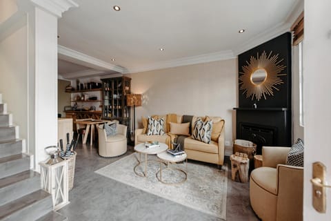 Lobby or reception, Seating area