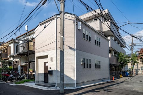 Property building, Day, Location