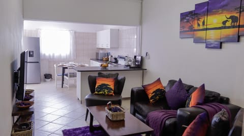 TV and multimedia, Kitchen or kitchenette, Living room, Dining area