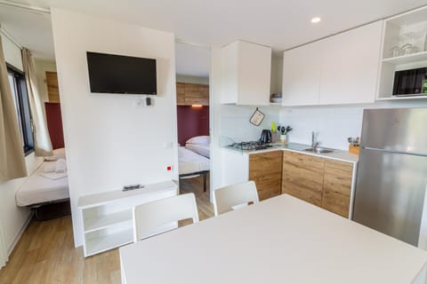 I Campi Wine Relais Mobile Homes Campground/ 
RV Resort in Lake Garda