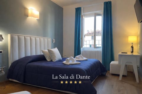 Bed, Bedroom, Text overlay, towels