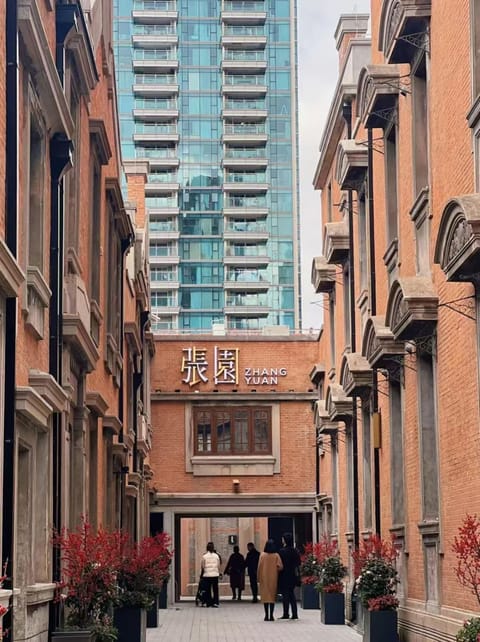 Property building, Day