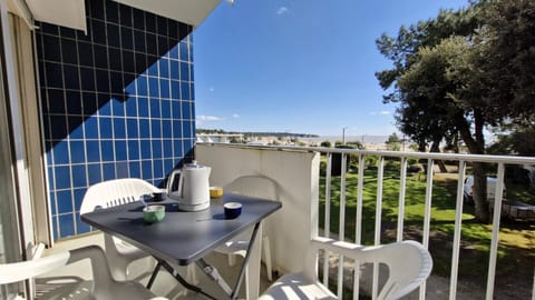 Day, View (from property/room), Balcony/Terrace, Dining area, Sea view