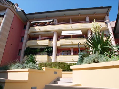 Facade/entrance, Facade/entrance