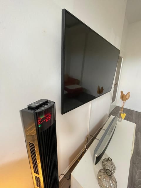 Communal lounge/ TV room, TV and multimedia, Evening entertainment