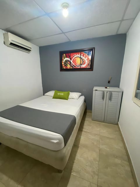 Bed, TV and multimedia, Photo of the whole room, Bedroom, air conditioner