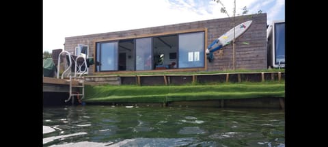 Lakeside Wevelgem House in Flanders