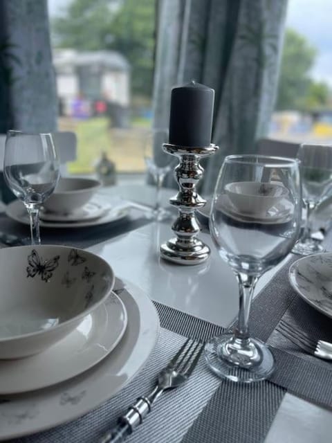 2 Bedrooms Holiday home in Edinburgh near City Center Apartment in Edinburgh