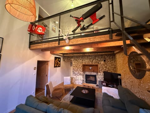 TV and multimedia, Living room, Seating area