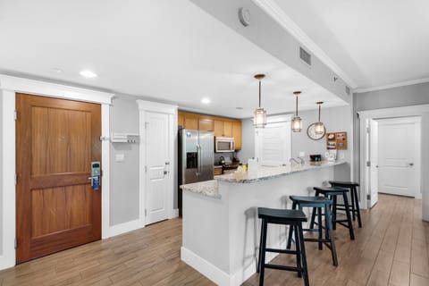 Kitchen or kitchenette, oven, stove