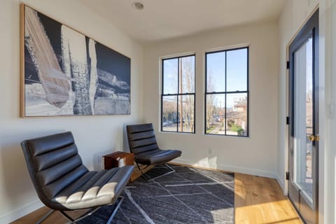 Stay Portland - Outstanding N Tabor Townhouse Compound Sleeps 16 House in Portland