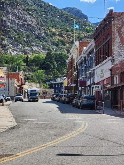 Neighbourhood, City view, Landmark view, Mountain view, Street view