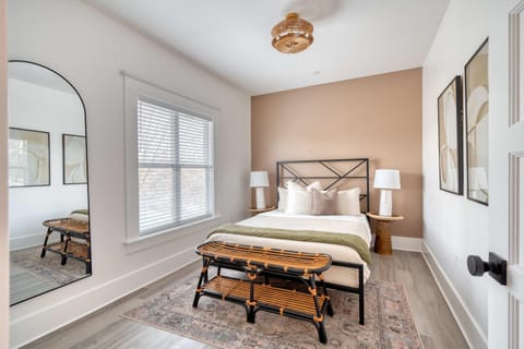 Stay Portland - Soul District Mansion - Food Carts & Local Shops House in Portland