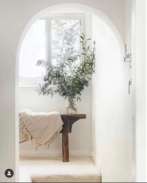 Bed, Seating area, Bedroom, Mountain view