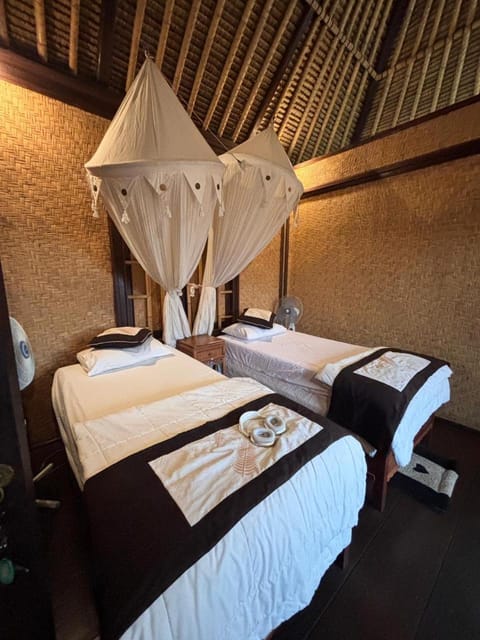 1BD guest house in family compound1, 15 minute walk to yoga barn Vacation rental in Ubud