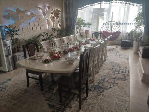 Seating area, Dining area