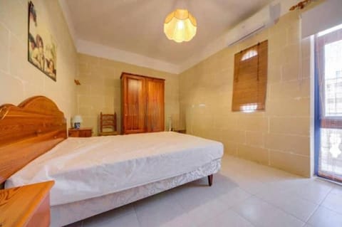 An excellent getaway choice, in the midst of Qbajjar and Marsalforn Bay! Apartment in Malta