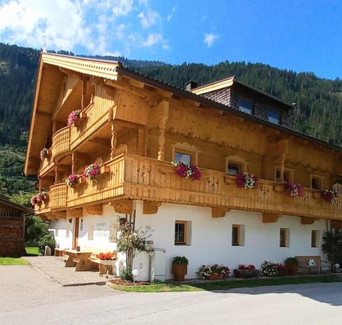 Landhaus Bliem Apartment in Mayrhofen