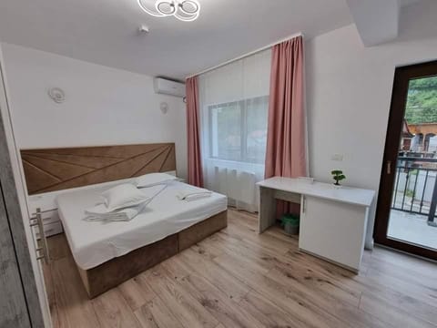 Pensiunea Maty Bed and Breakfast in Serbia