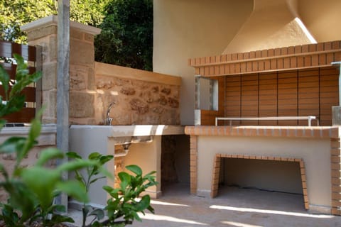 Patio, Day, Balcony/Terrace