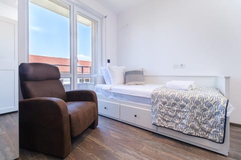 Bed, View (from property/room), Photo of the whole room, Seating area, Bedroom, Family