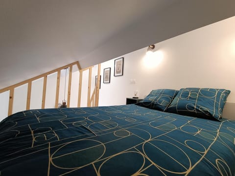 Bed, Bedroom