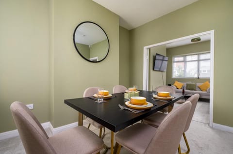 Cooper stay - perfect for contractors Apartment in Grimsby