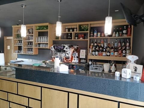 Lounge or bar, Drinks