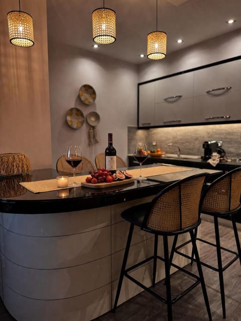 Food and drinks, Dining area