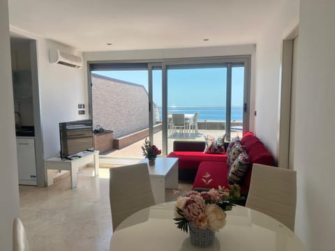 TV and multimedia, Balcony/Terrace, Dining area