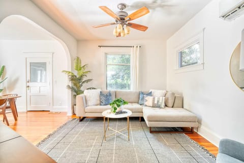 Stay Portland - The Garden Cottage on Garfield - 91 WalkScore House in Portland