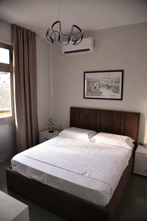 Bed, Bedroom, air conditioner